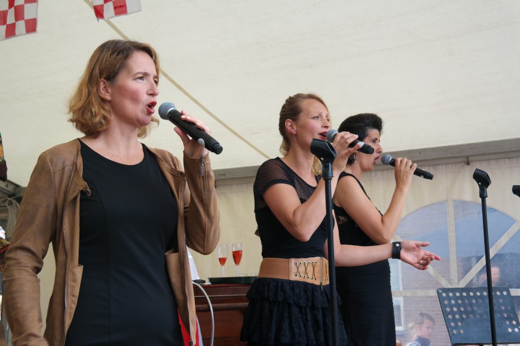 The VocalS tijdens een optreden van Country Up!