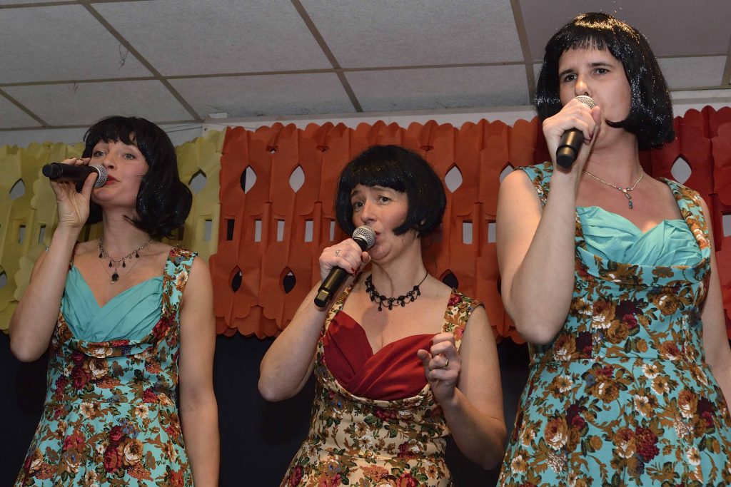 The VocalS als Elvis Sisters
